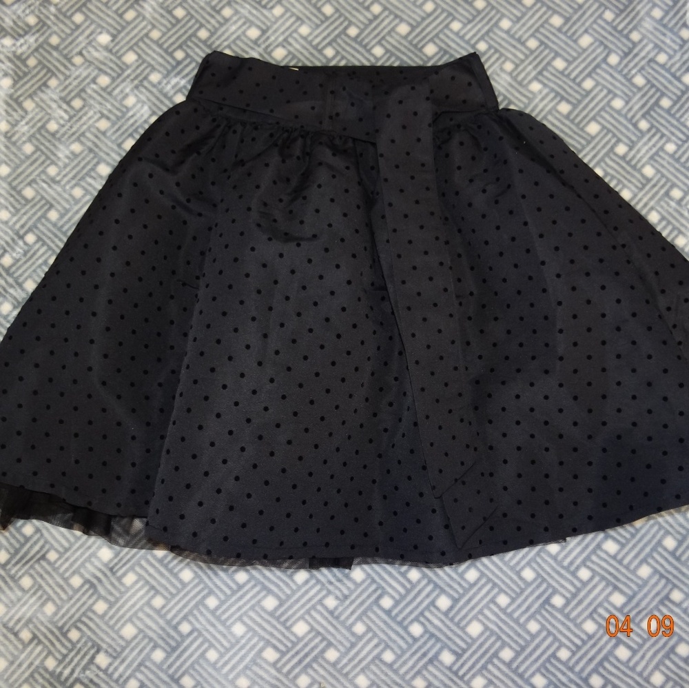 The children.s place little girl skirt size 6X7 new
